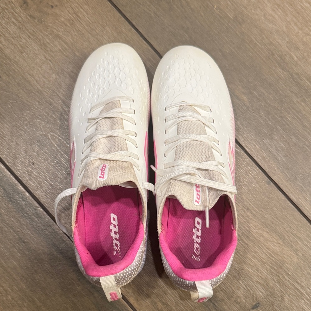 LOTTO White and Pink Girl’s Soccer Cleats